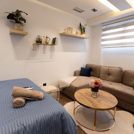 Bonsai Apartment Novi Pazar Exterior foto